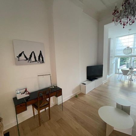 Apartment In Trendy Chatelain Center Brussels Area Little Garden Internet Wifi Exterior photo